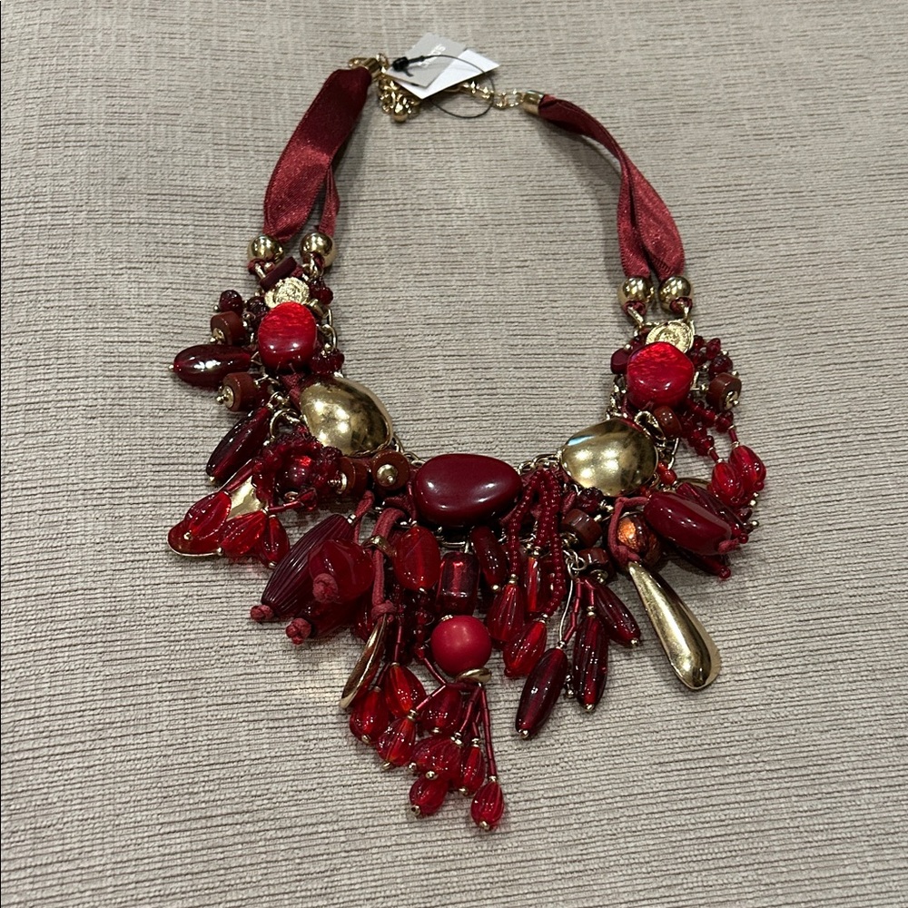 NWT Elegant Chico’s Red and Gold Statement Necklace
